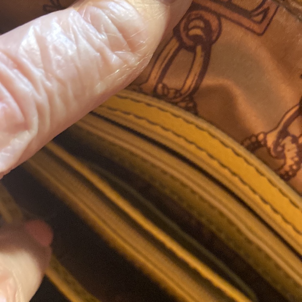 Vintage Mustard ( gold) Leather Handbag - Picture 11 of 11